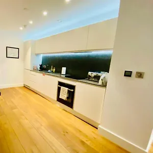  Apartment Luxury Spacious